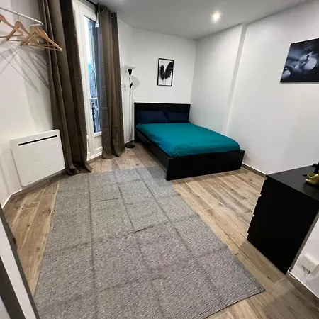 Studio Spacieux Refait A Neuf * Saint-Ouen (Seine-Saint-Denis)